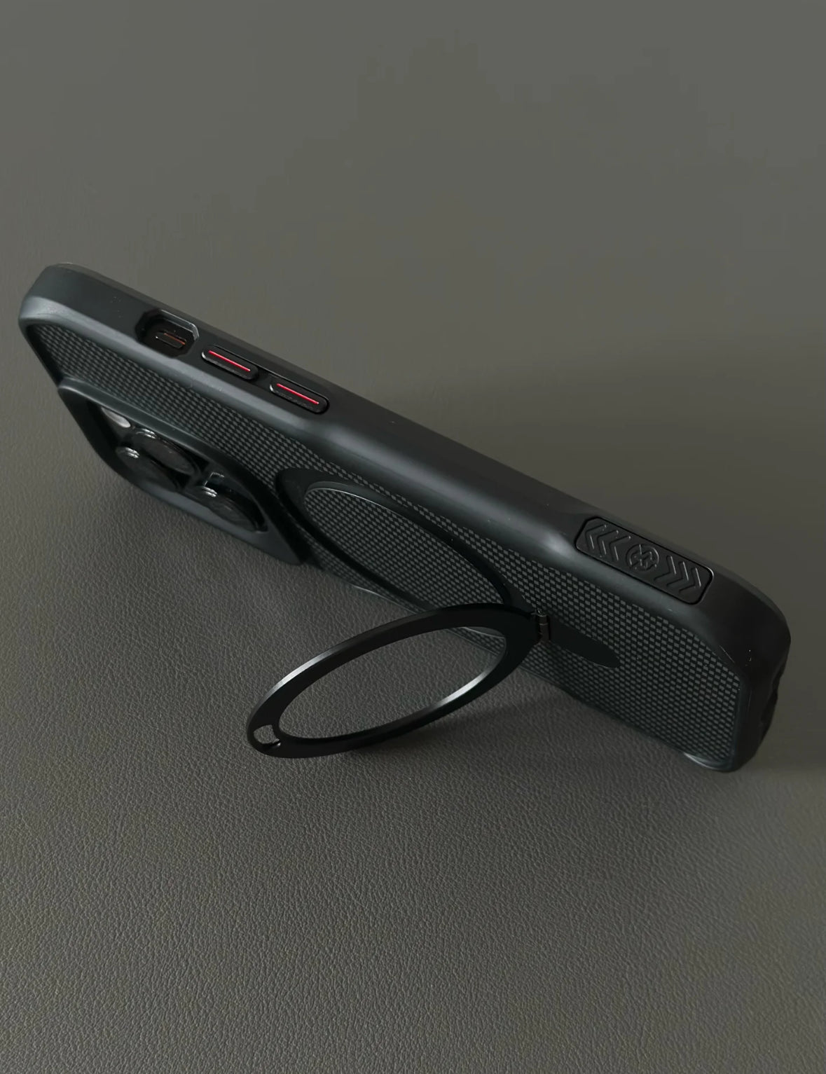Black Carbon Fiber Style with Stand